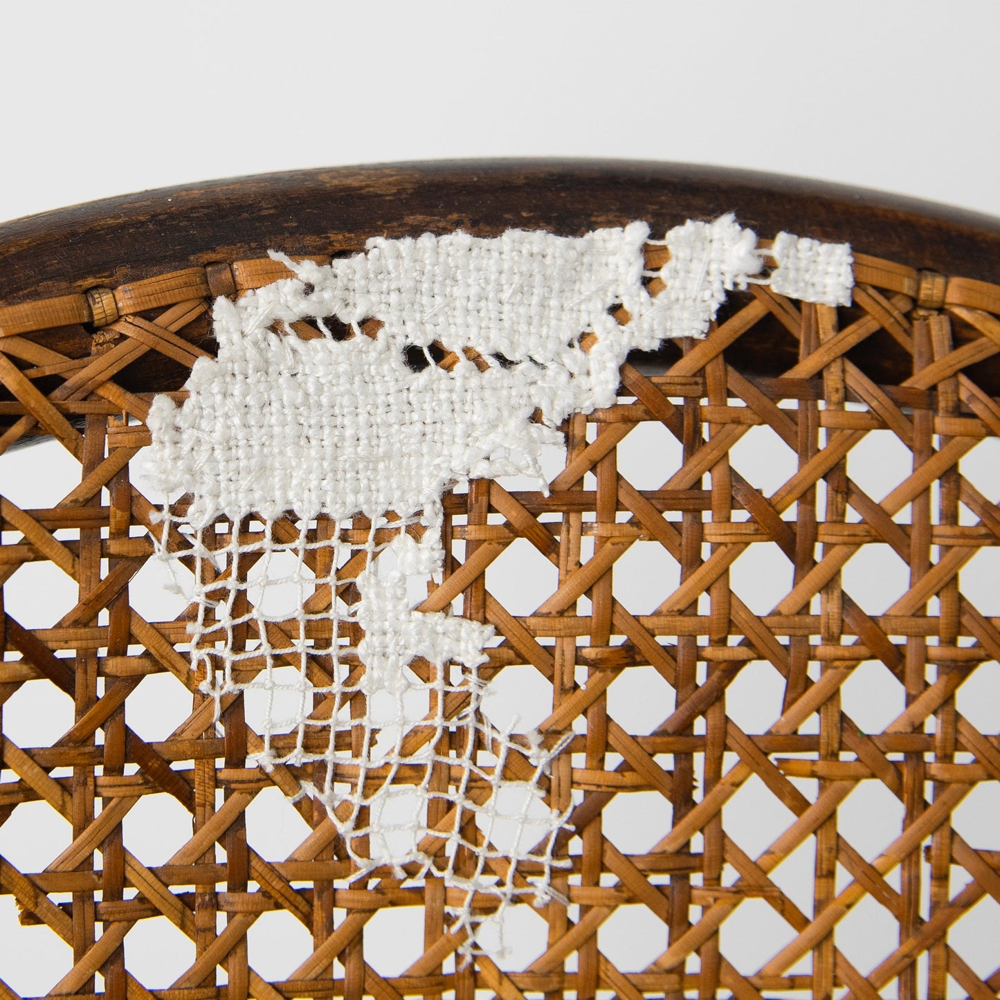 Jingyi Li, Obedient Object Chair
