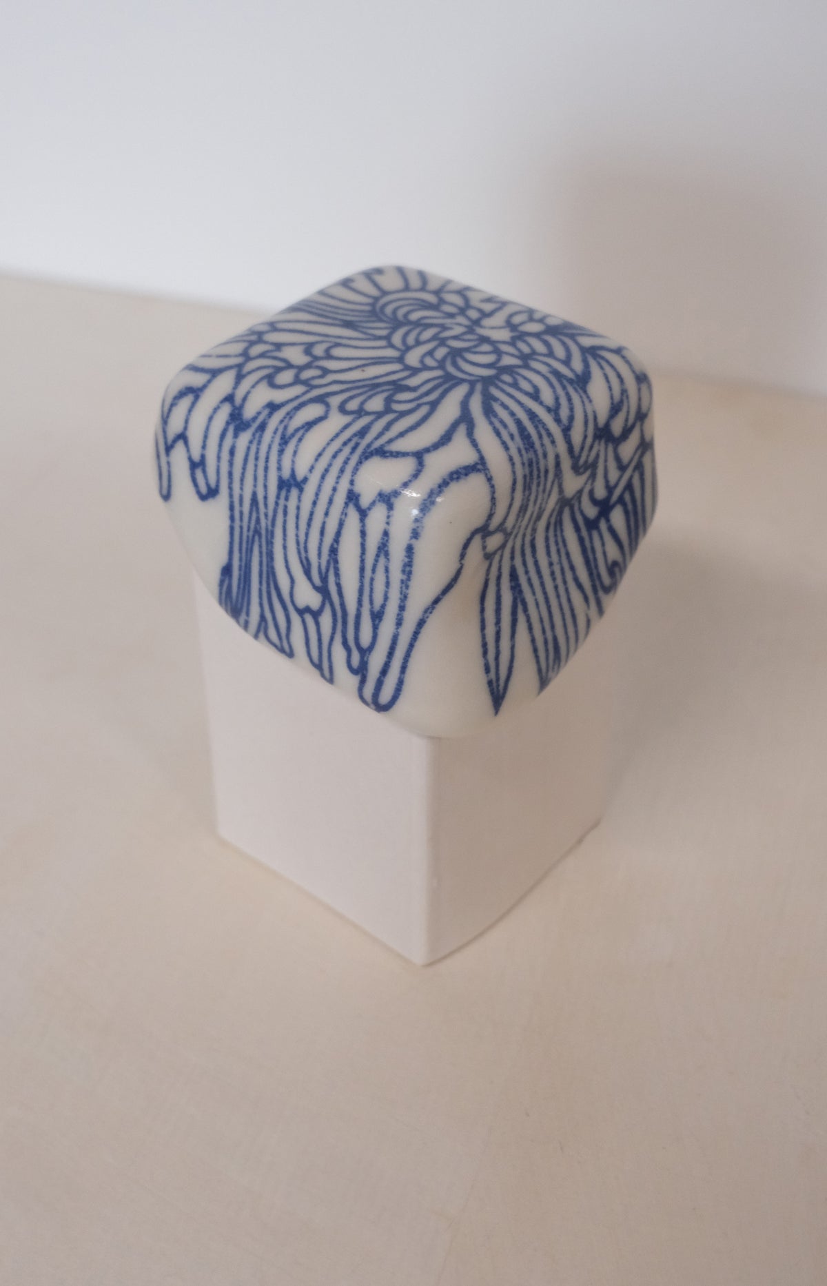 Helena Lacy, Re-Print Columns In Porcelain