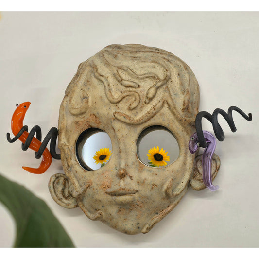 Saelia Aparicio, Apotropaic Mirror