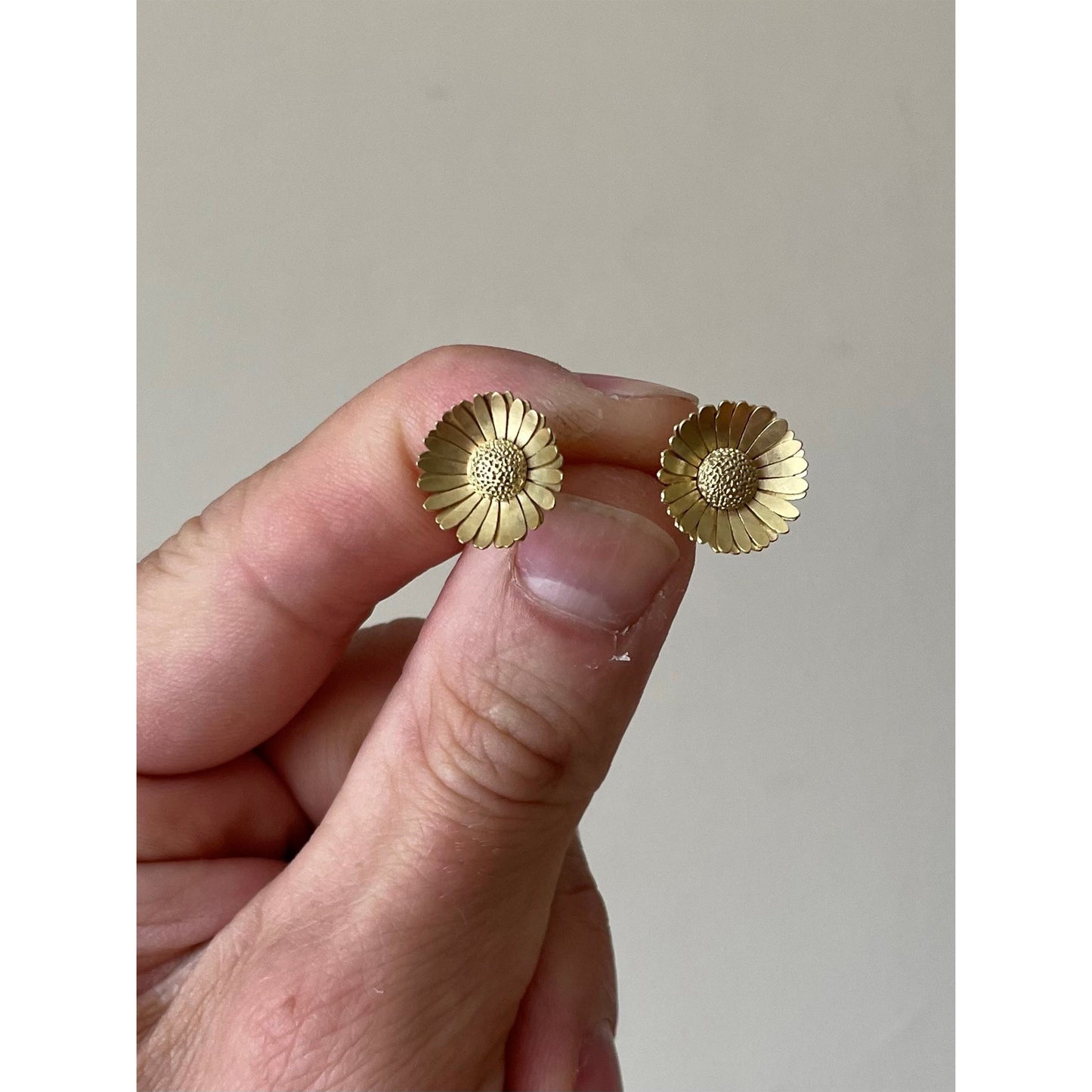 Christopher Thompson-Royds, Daisy: Stud Earrings