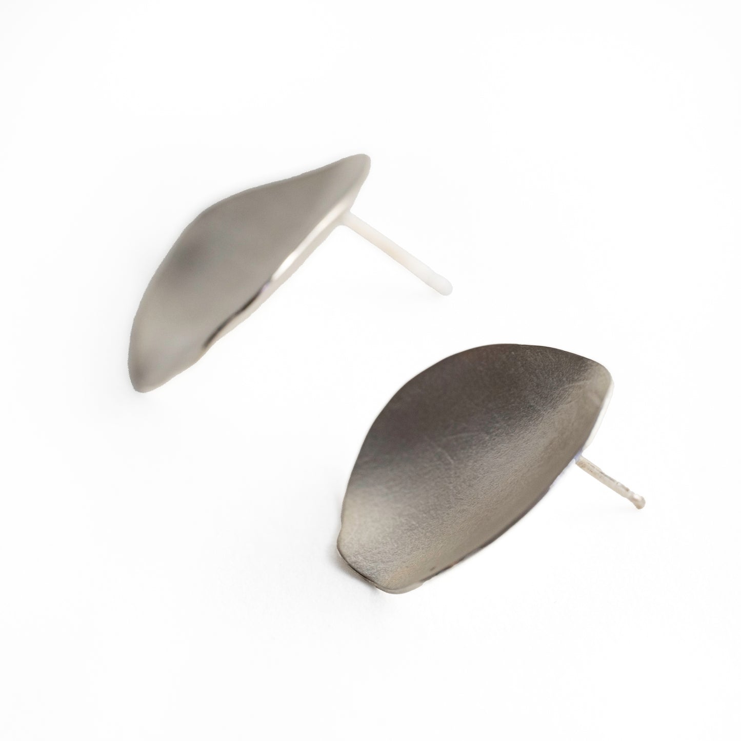 Shinta Nakajima, White Rose Single Earrings