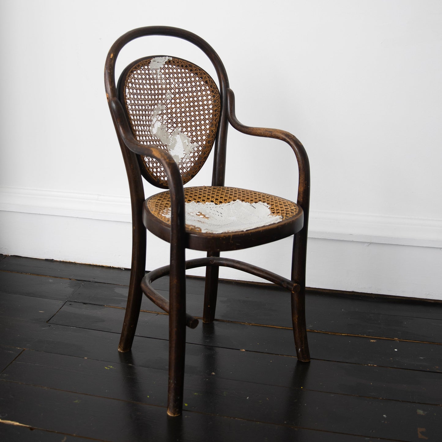 Jingyi Li, Obedient Object Chair