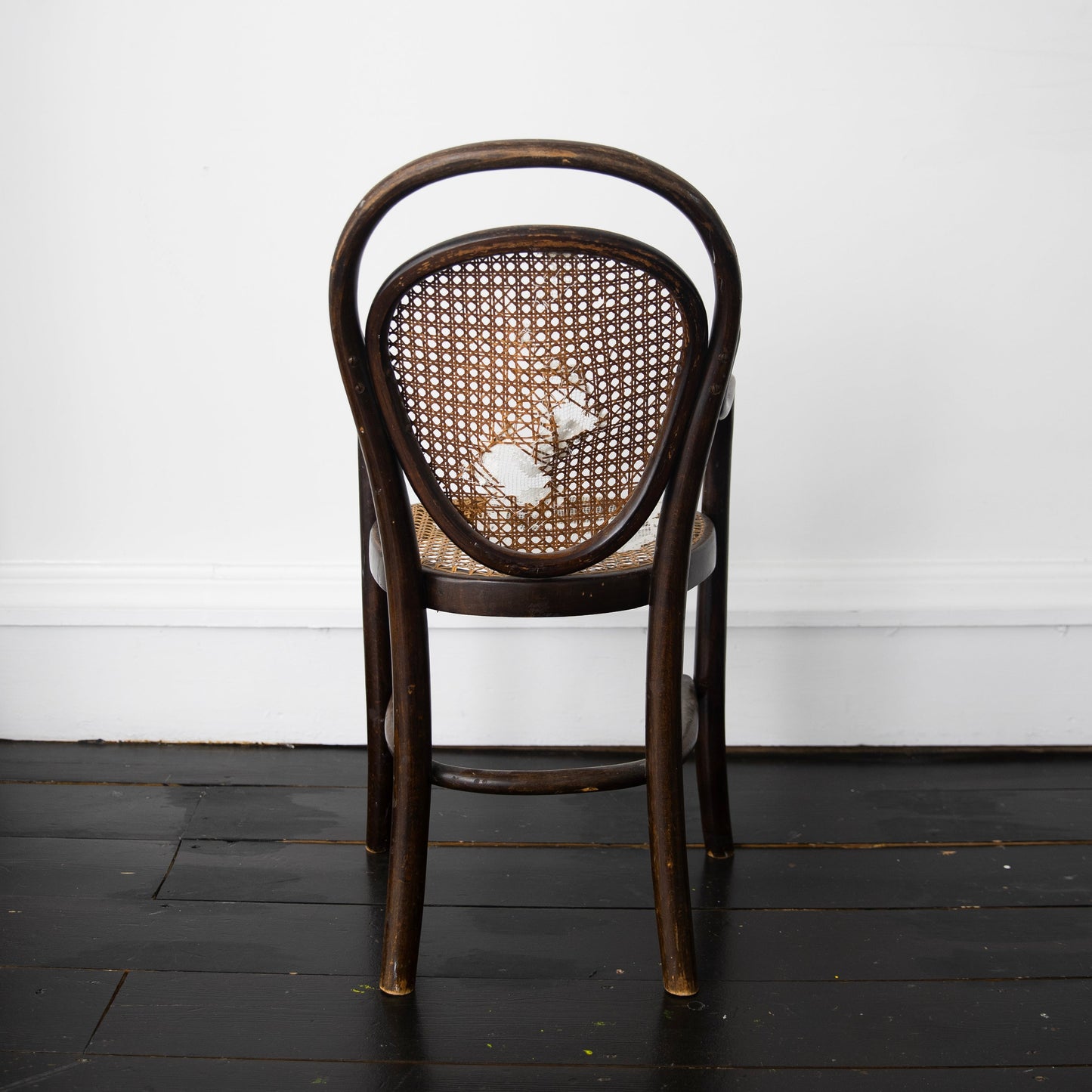 Jingyi Li, Obedient Object Chair