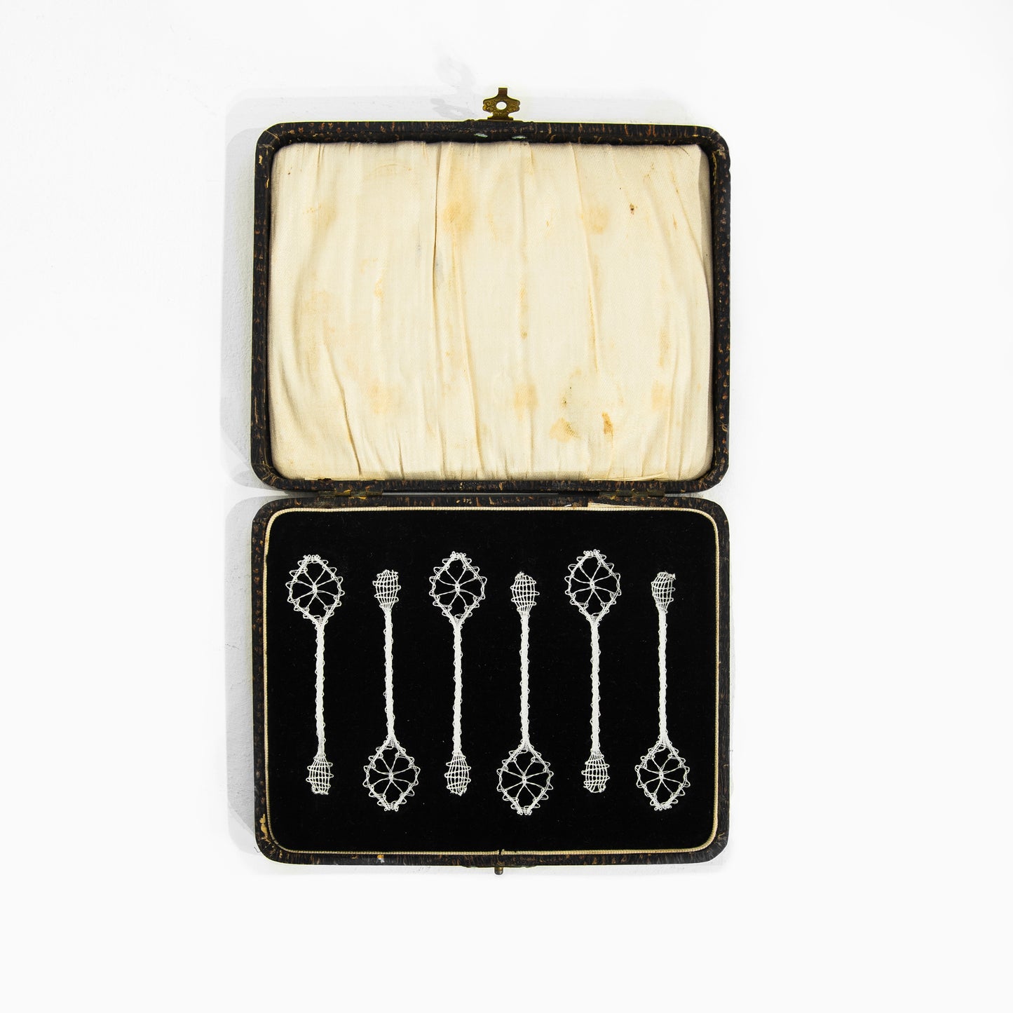 Jingyi Li, The Hidden Drawer -Tea Spoon 02