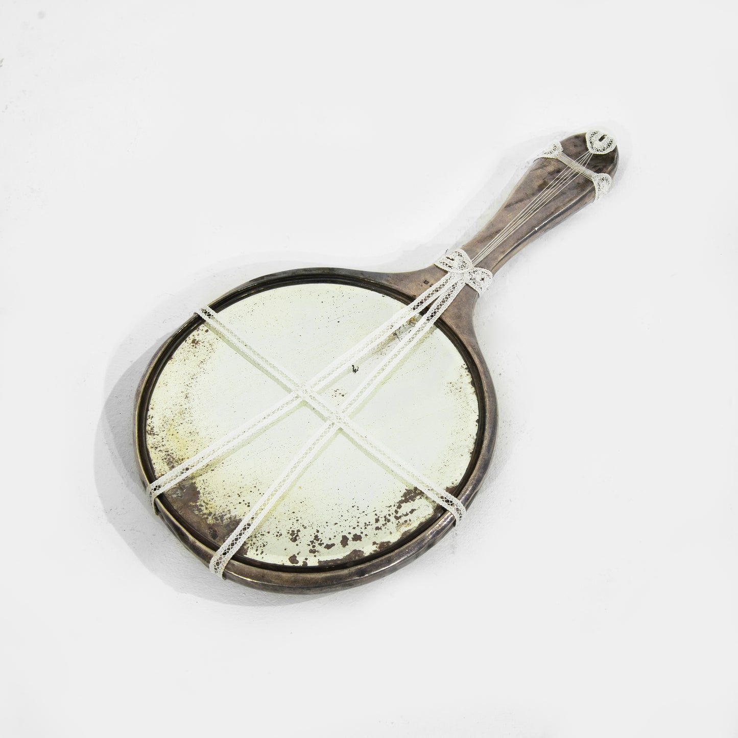 Jingyi Li, The Hidden Drawer - Mirror