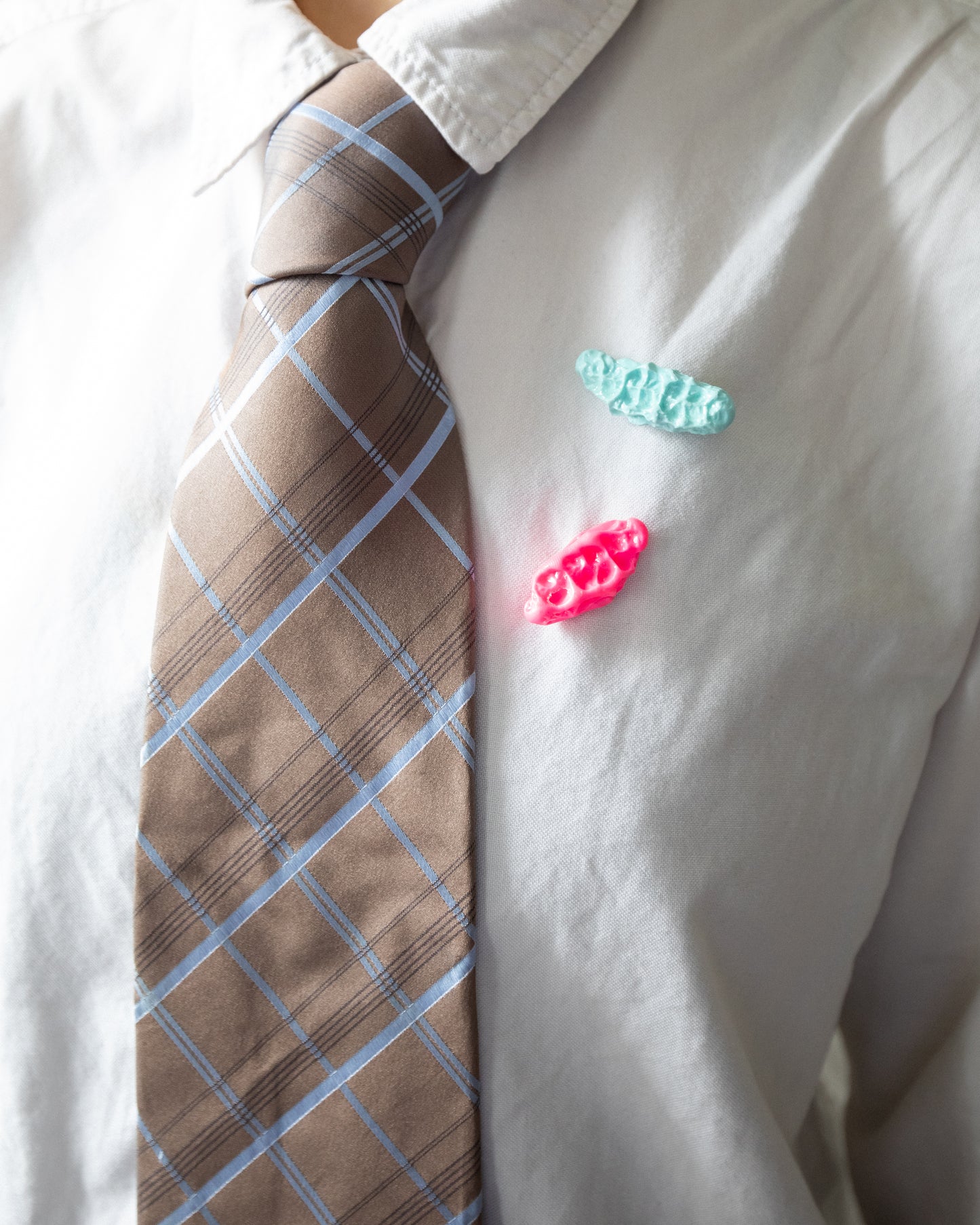 Ella Lynch, Gum Pins