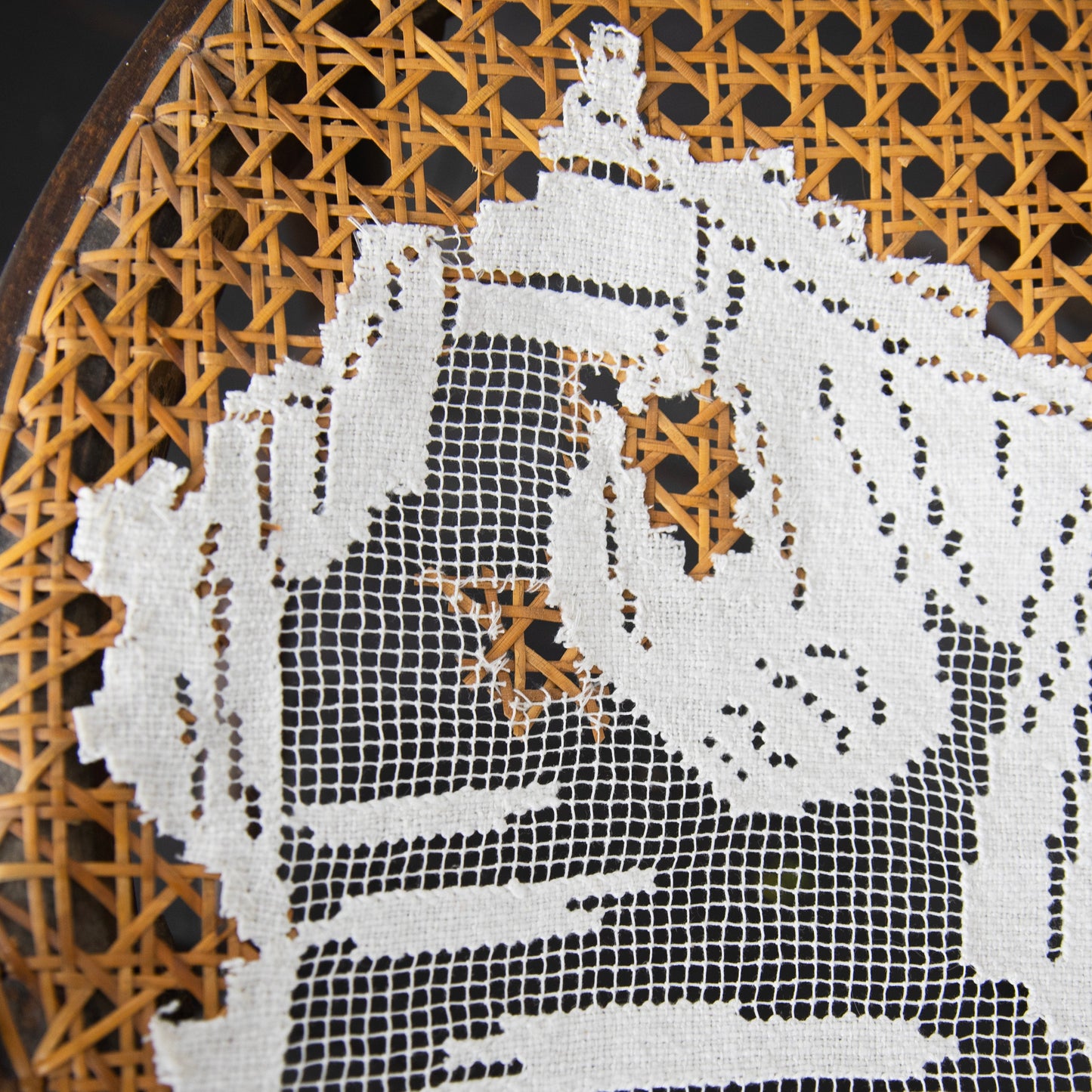 Jingyi Li, Obedient Object Chair