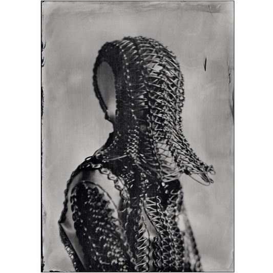 Kasia Wozniak, Noir (1)