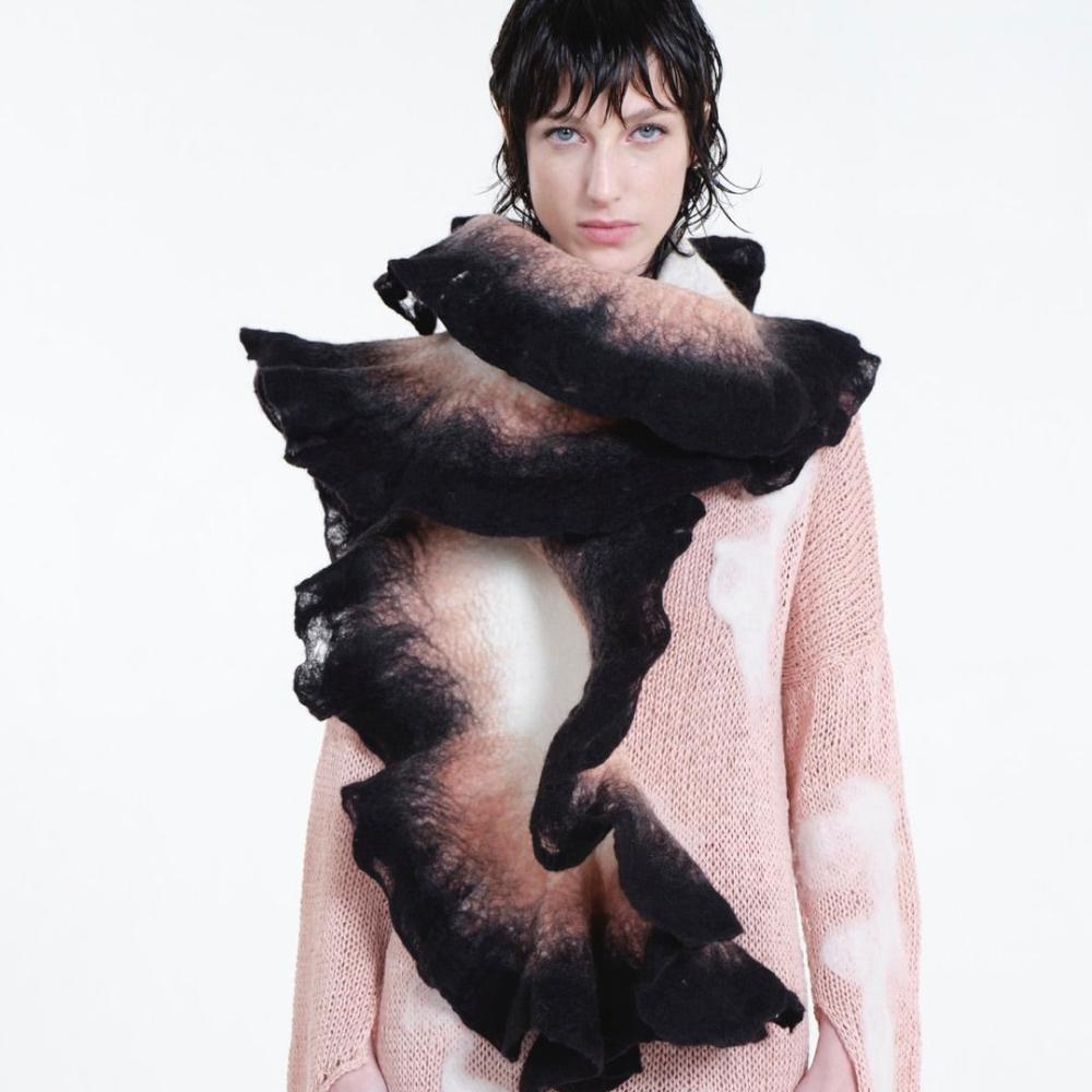 Clara Pinto, Flower Sculpture Scarf